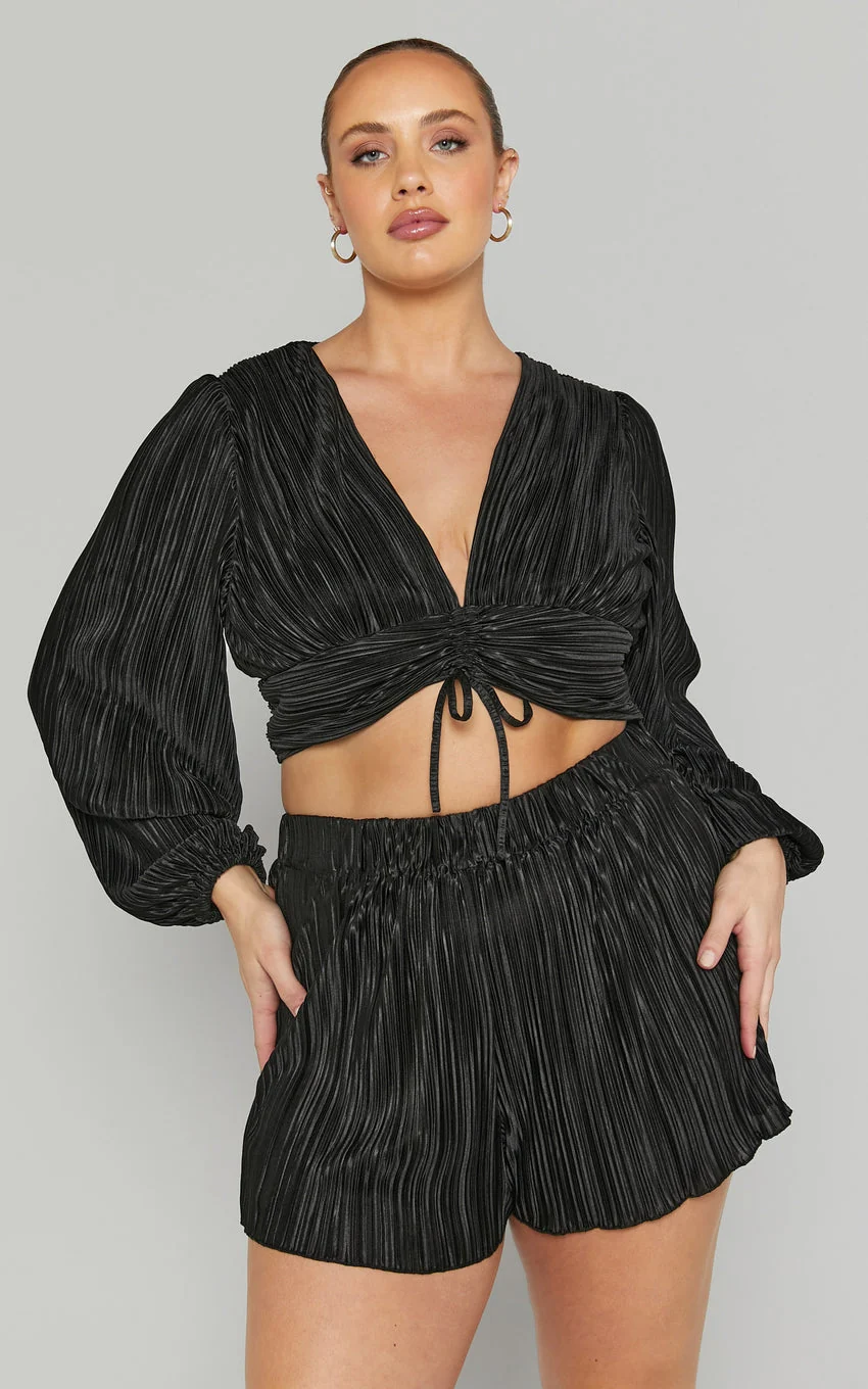 High Waisted Plisse Shorts in Black - greatdealsin