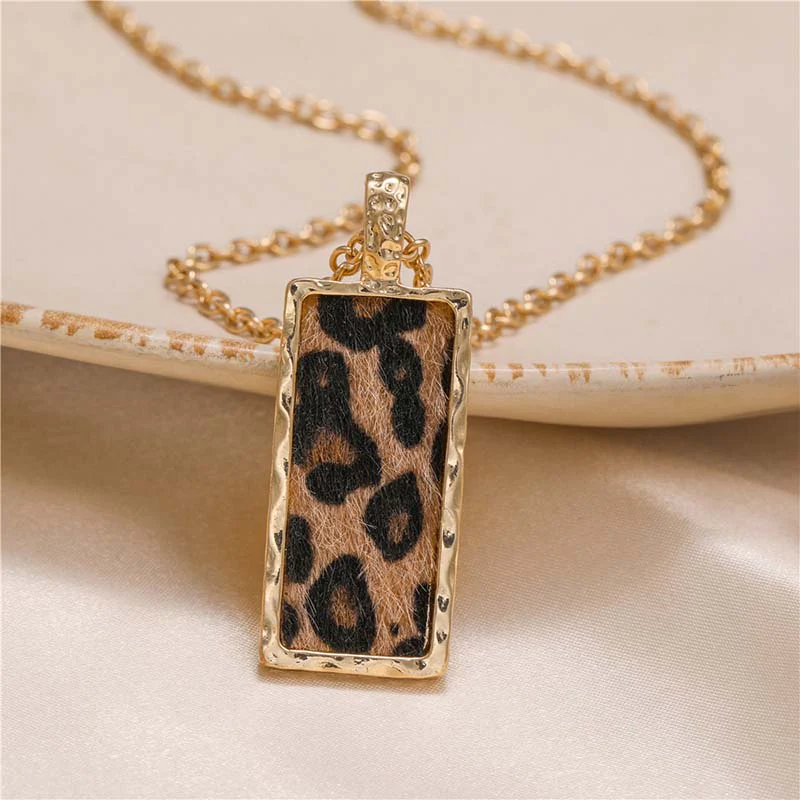 Alloy Leopard Print Necklace - greatdealsin
