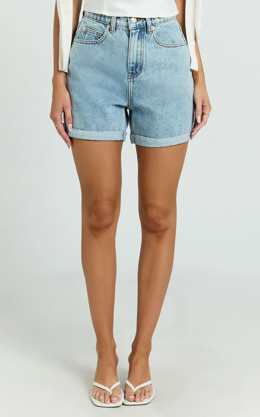 High Waisted Cuffed Denim in Light Blue Wash - greatdealsin